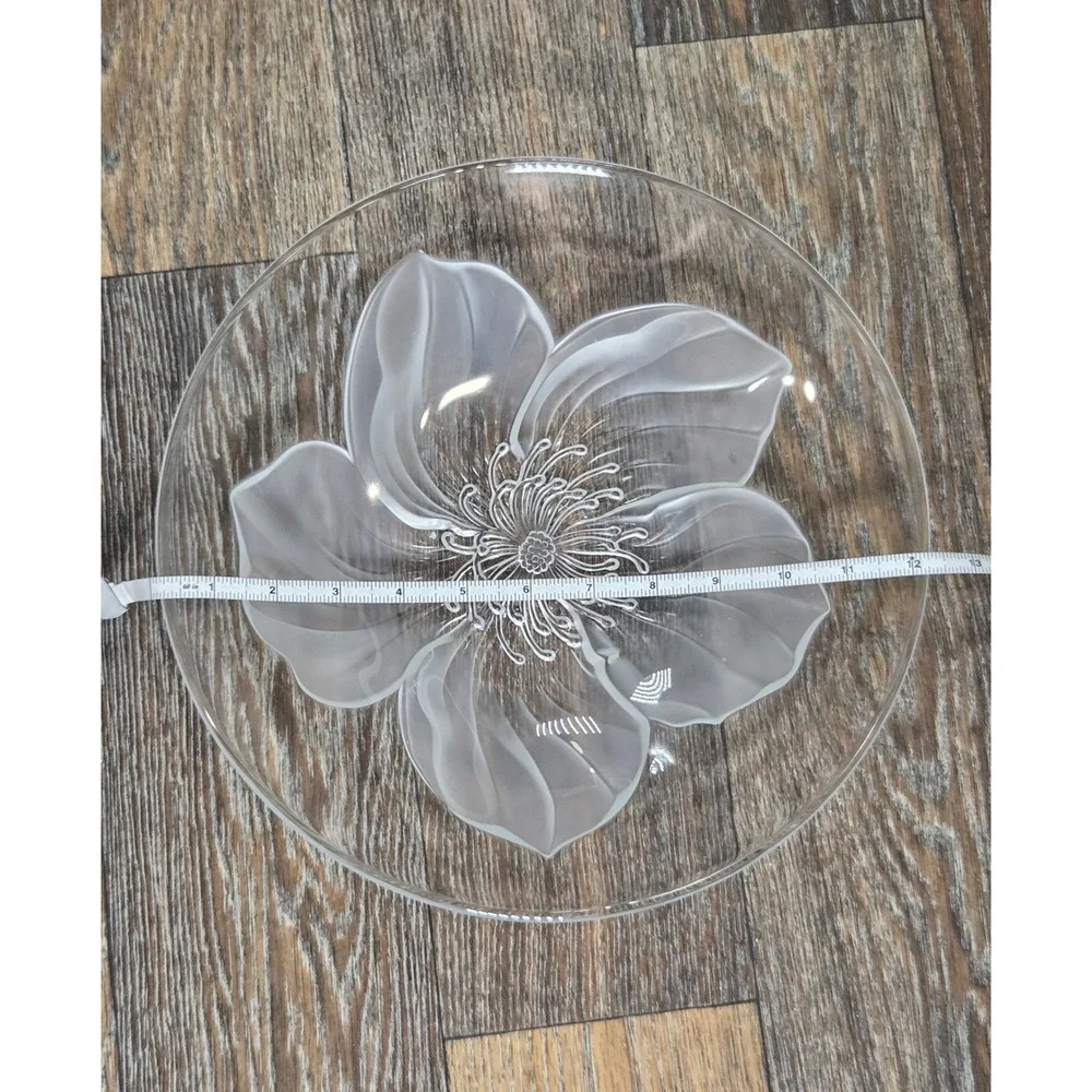 Sasaki Slovenia 1980s Frosted Glass Etched Dogwood Blossom Flower Plate 12